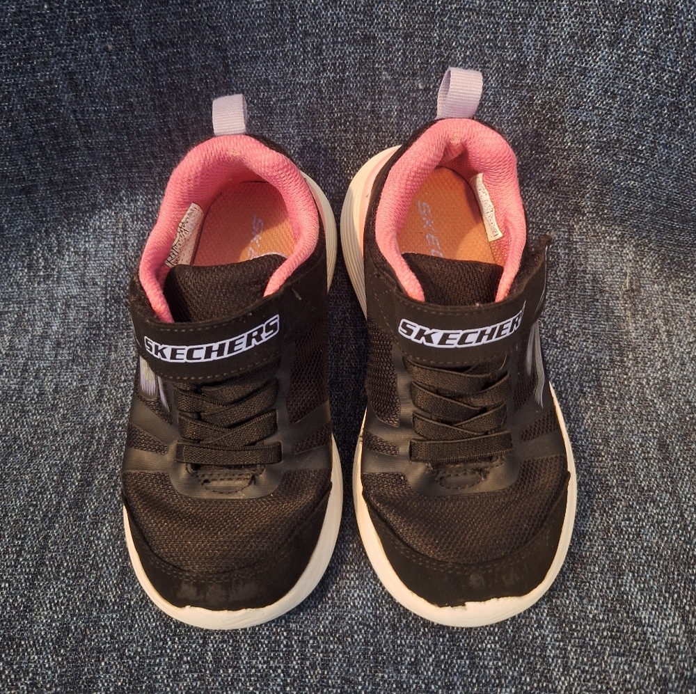 Skechers Kids Black and Pink Sneakers Sz 11